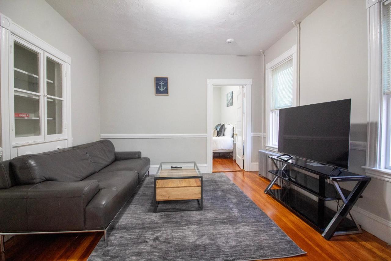 2 Bedroom Condo Close To Boston And Cambridge With Free Parkings Dış mekan fotoğraf